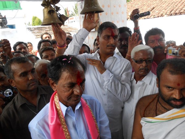 కోనాయిపల్లికి వచ్చారు..