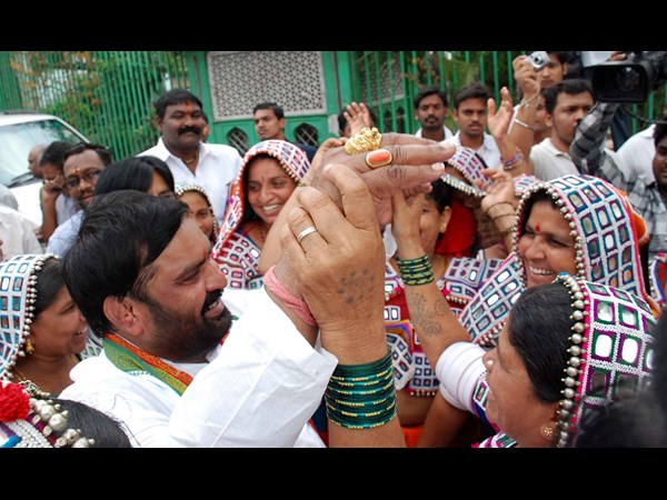 అంజన్ కుమార్ హుషారు..