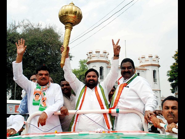 ఇలా విజయ సంకేతం..