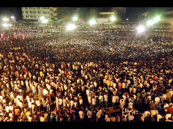 భారీగా హాజరైన జనం