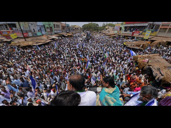 విజయమ్మ రోడ్‌షో