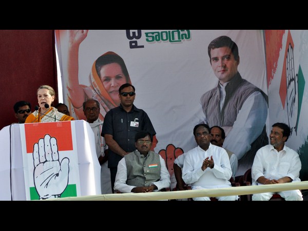 హిందీలో ప్రసంగం..