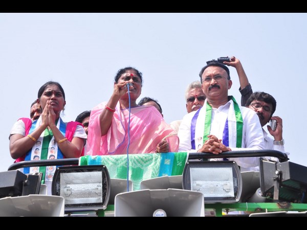 Vijayamma says Hyderabad was developed at the childhood of Chandrababu Vijayamma says Hyderabad was developed at the childhood of Chandrababu