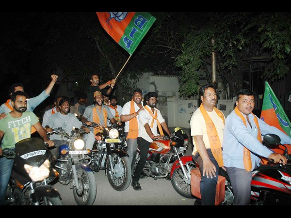 కె లక్ష్మణ్