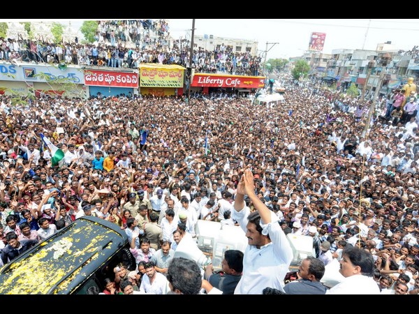 భారీగా హాజరైన జనం