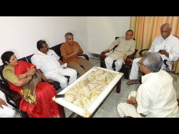 ఒత్తిడి చేయలేదన్నారు..