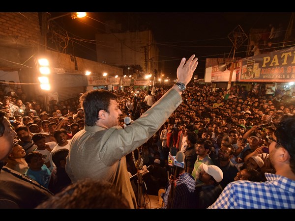 అక్బర్ రోడ్‌షో