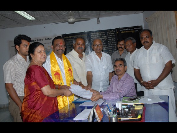 నామినేషన్లు