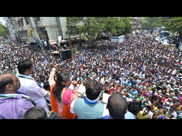 దానంపై తీవ్ర వ్యాఖ్యలు