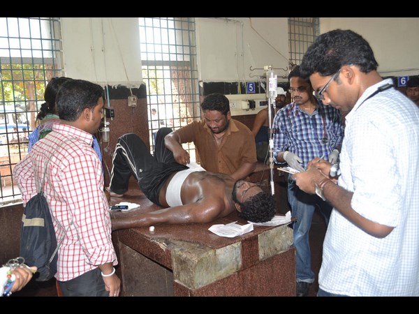 నిందితుడికి వైద్యం