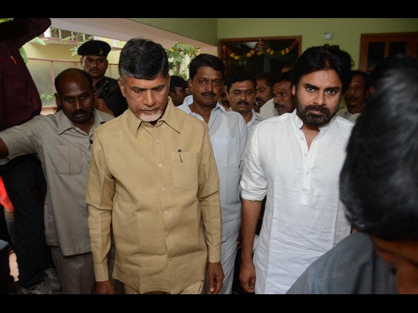 పవన్ కళ్యాణ్ - చంద్రబాబు