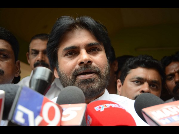 పవన్ కళ్యాణ్ - చంద్రబాబు