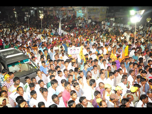 భారీగా తరలిన జనం