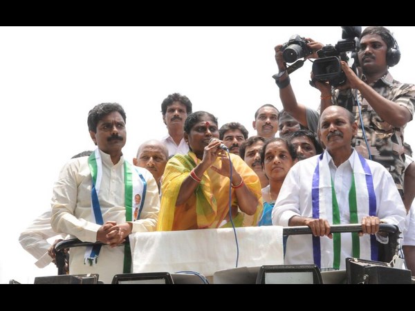 భారీగా హాజరైన జనం