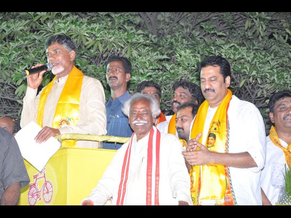 దత్తన్నతో బాబు రోడ్ షో