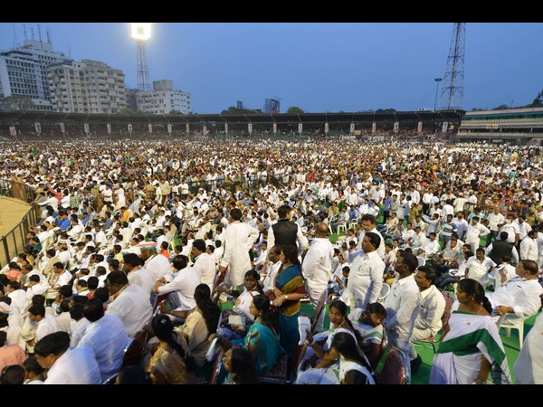 భారీగా హాజరైన జనం