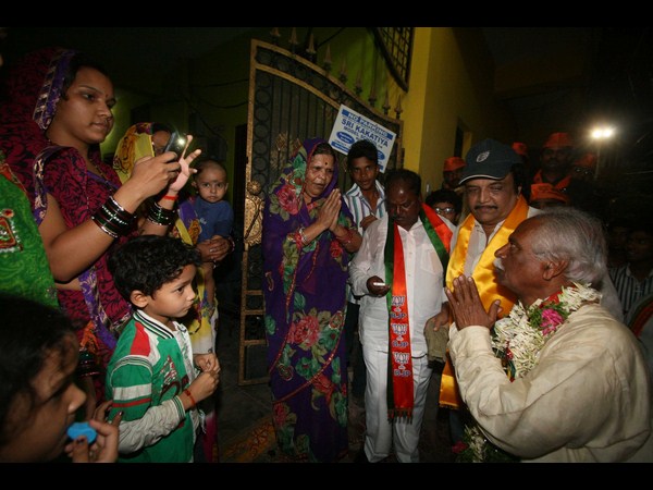 దత్తన్న ప్రచారం..