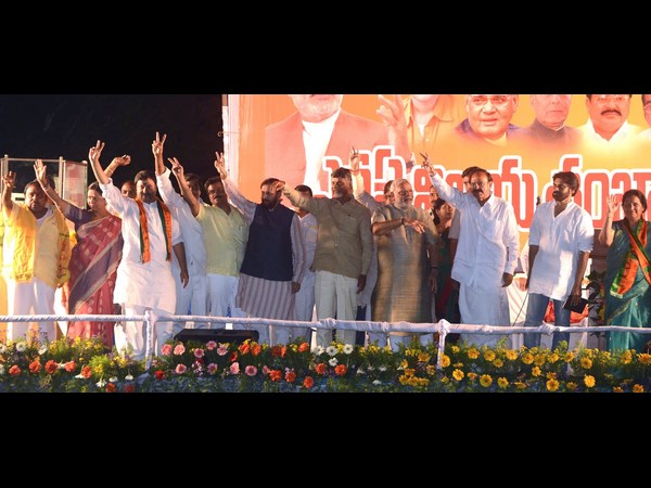 ముగ్గురిదీ ఒక్కటే మాట...