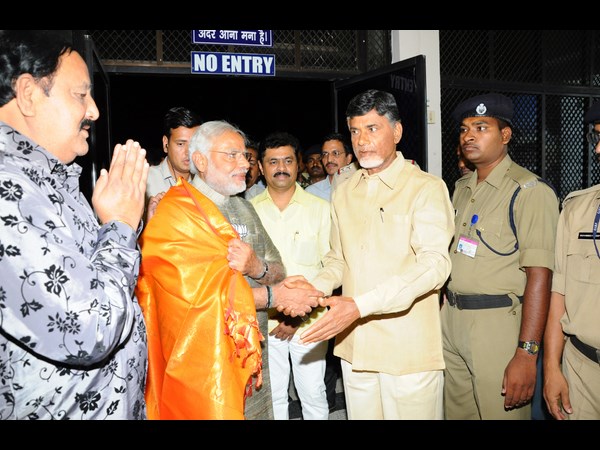 మోడీకి స్వాగతం..