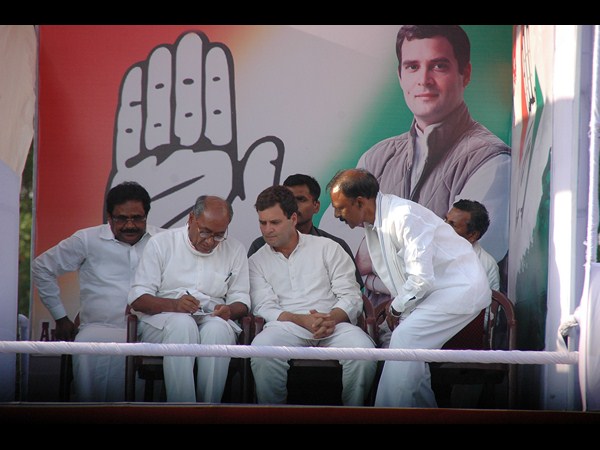 దిగ్విజయ్ సింగ్‌తో రాహుల్