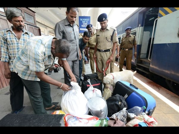 లగేజీ తనిఖీలు