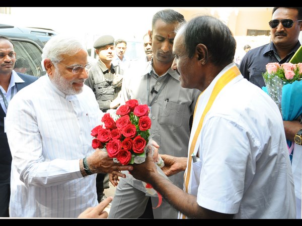 శ్రీకాళహస్తిలో మోడీ