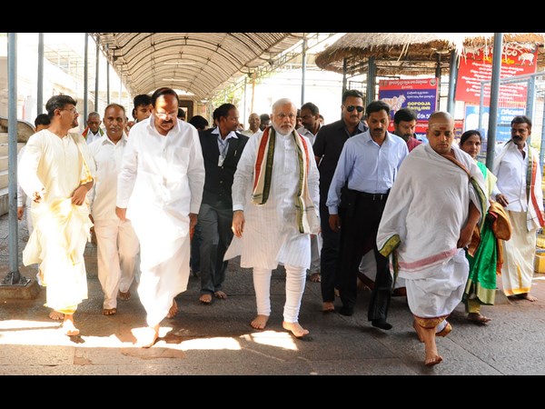 శ్రీకాళహస్తిలో మోడీ