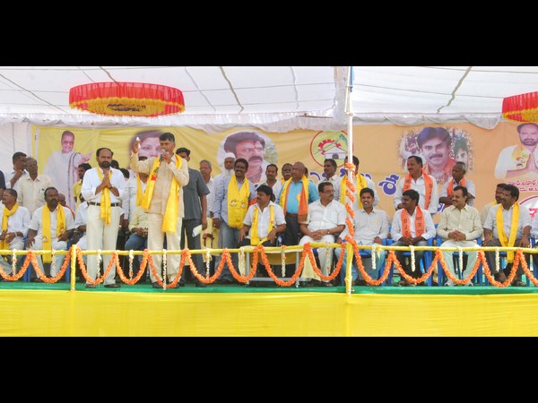 ప్రజలకు హామీలు..