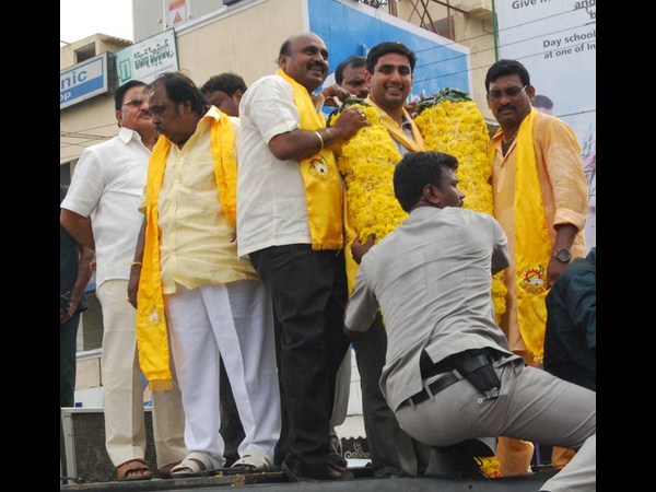 నారా లోకేష్‌కు సత్కారం..