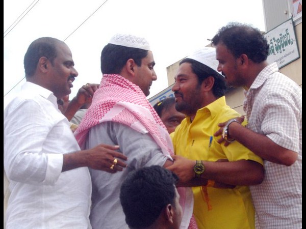 ముస్లింలతో లోకేష్...