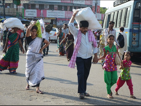 కుటుంబ సమేతంగా...