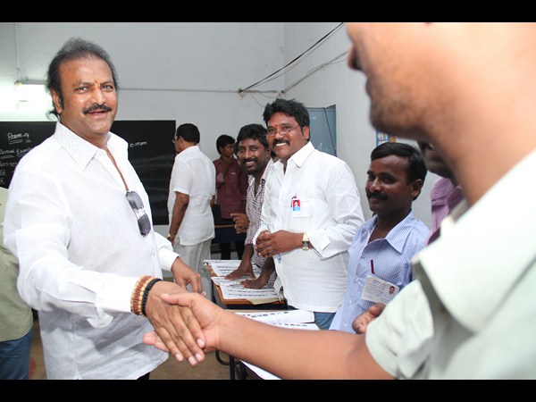 ఓటేసే సమయంలో ఇలా..