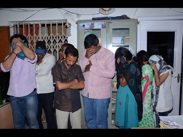 వ్యభిచార ముఠా పట్టివేత