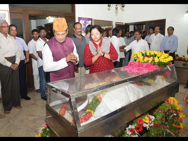 సంతోష్ రెడ్డి ఇలా..