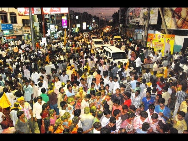 ఎగిరిన తెలుగుదేశం జెండా