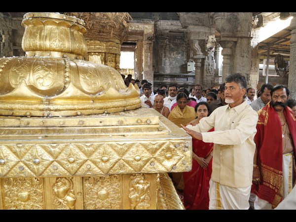 శ్రీవారి దర్శనం చేసుకున్న చంద్రబాబు
