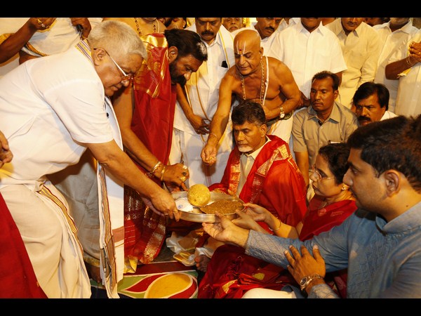 శ్రీవారి దర్శనం చేసుకున్న చంద్రబాబు