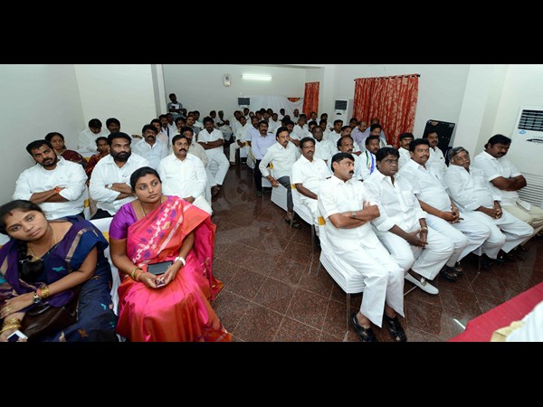 హాజరైన ఎమ్మెల్యేలు