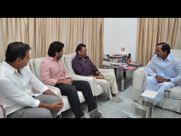 కెసిఆర్‌తో హరికృష్ణ భేటీ