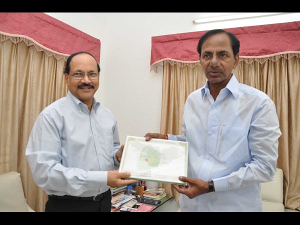 కెసిఆర్‌తో మహంతి ఇలా..