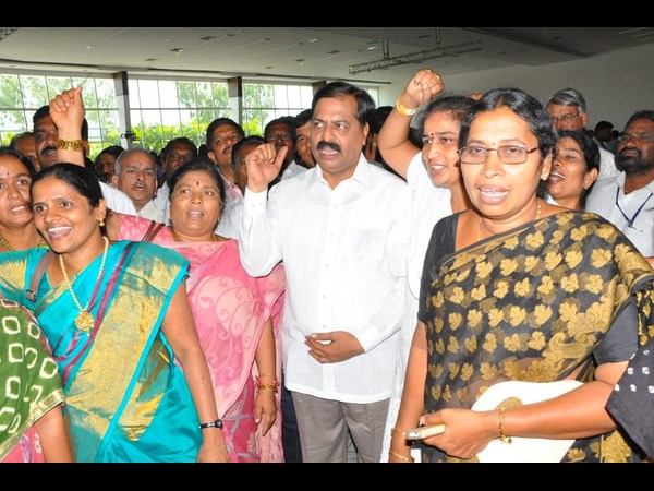 అప్రమత్తంగా ఉండాలి..