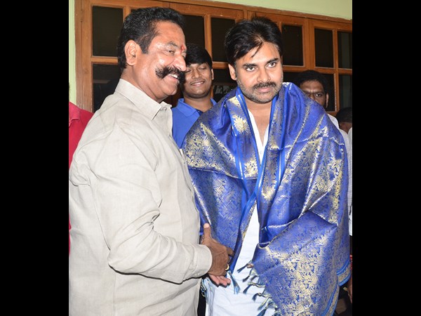 పవన్ కళ్యాణ్‌తో తీగల