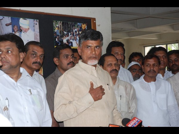 విలేకరులతో బాబు