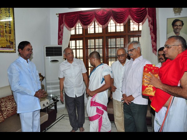 మంత్రాలయం