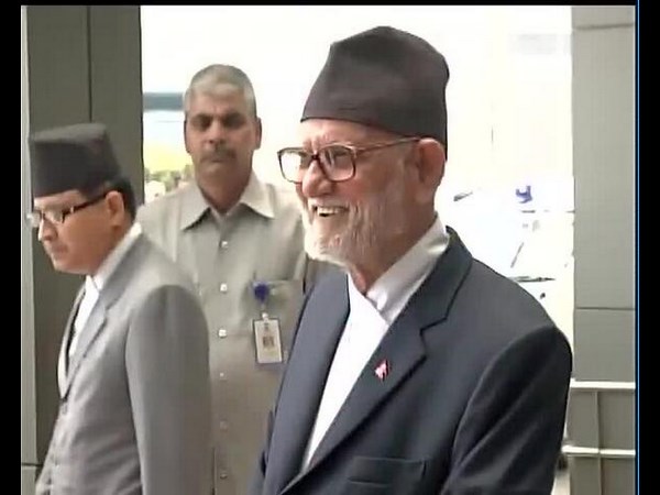 Ahead of swearing-in, Modi visits Rajghat, meets Vajpayee