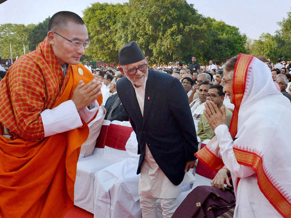 Ahead of swearing-in, Modi visits Rajghat, meets Vajpayee