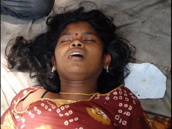 ఫుట్‌పాత్‌పై ప్రసవం
