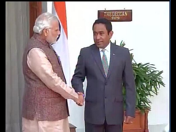 గయ్యూంతో మోడీ