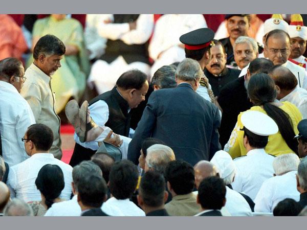 చికిత్స కోసం తరలిస్తూ..