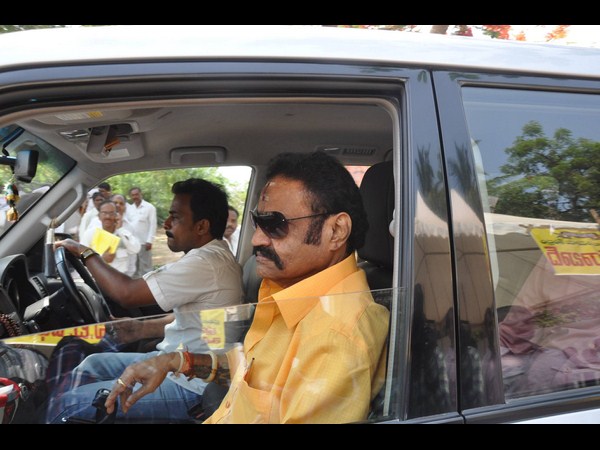 హరికృష్ణ వచ్చారు కానీ...